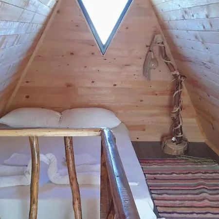 Refreshing Wooden House Close To The Beach Surrounded By Nature With Jacuzzi And Backyard In Ciftlik Holiday home